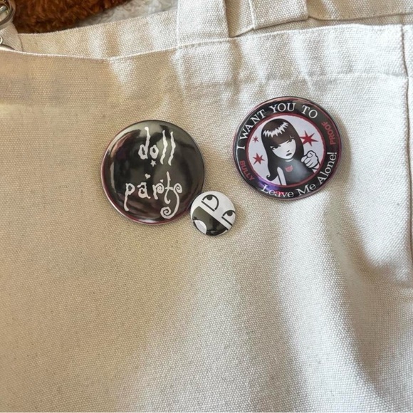 Assorted Emo Button Badge Set - Picture 4 of 4